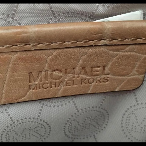 Michael Kors Handbag - Picture 4 of 6